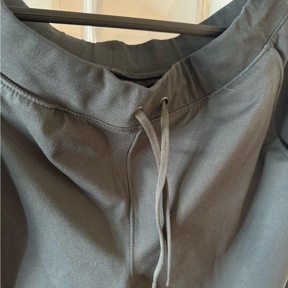 Dark grey joggers, size medium - Picture 2 of 4